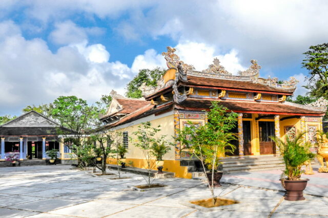 7. Ngôi Chánh điện chùa Tây Thiên Di Đà (chuaviettoancau.com)