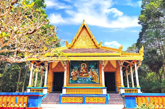 1 chùa dơi ( https___thamhiemmekong.com_thong-tin-du-lich-mien-tay_chua-doi-diem-den-khong-bo-qua-o-soc-trang.html)