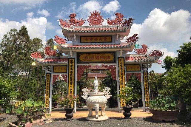 1.chùa Linh Sơn Nha Trang Khánh Hòa(nguồn Vinpearl)