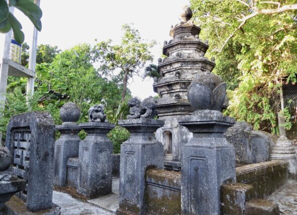 Tháp Tổ Chơn Châu – Vạn Thành Tại Vườn Tháp Tổ đình Thập Tháp, Bình Định