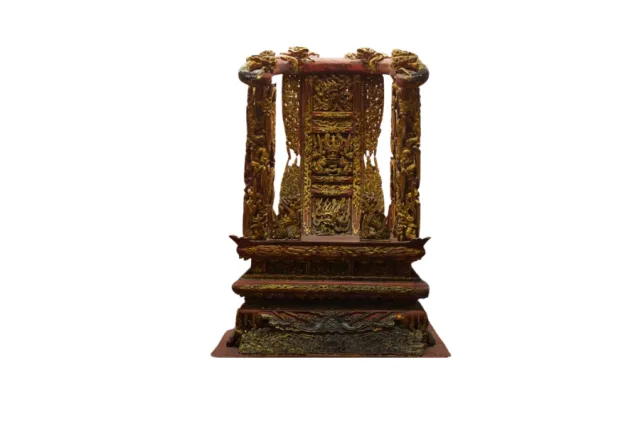 Ngai thờ gỗ sơn son thếp vàng