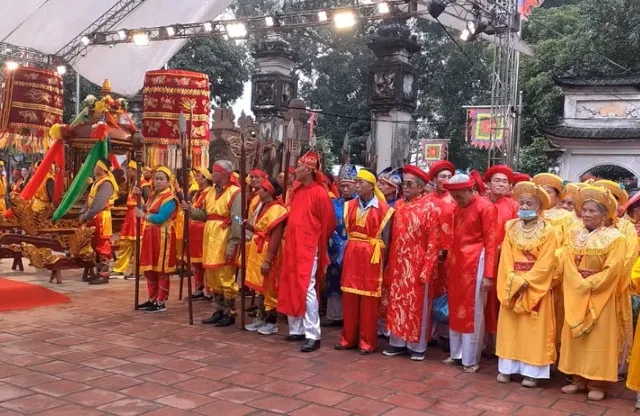 Lễ phát lương Đức Thánh Trần đền Trần Thương