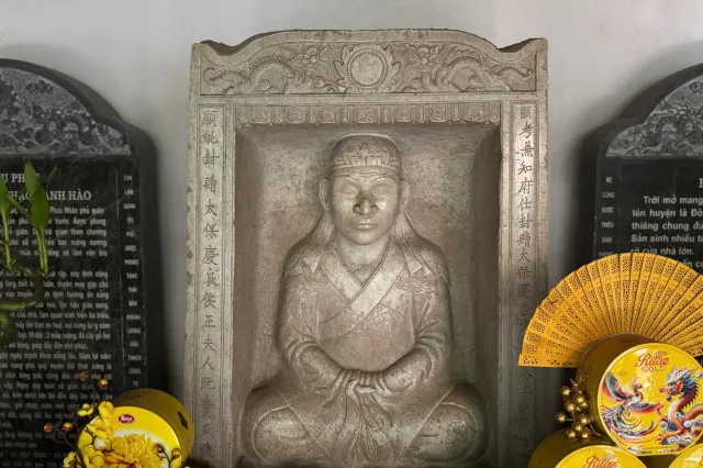 Tượng Phúc Quận Công Thạch Anh Hào